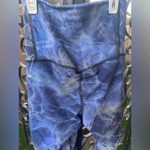 New Nike Dri-Fit Abstract Print Mesh Leggings Compression Short Built In XS TP - Picture 15 of 16